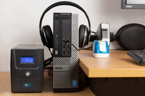 ZASILACZ AWARYJNY UPS 1500VA 900W LCD + PROGRAM ZASILACZ AWARYJNY UPS 1500VA 900W LCD + PROGRAM