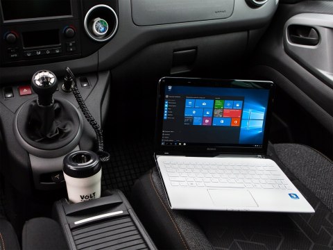 Przetwornica samochodowa napięcia 12V/230V150/300W Przetwornica samochodowa napięcia 12V/230V150/300W