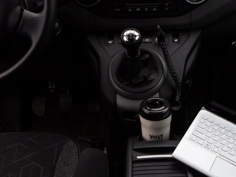 Przetwornica samochodowa napięcia 12V/230V150/300W Przetwornica samochodowa napięcia 12V/230V150/300W