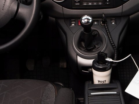 Przetwornica samochodowa napięcia 12V/230V150/300W Przetwornica samochodowa napięcia 12V/230V150/300W