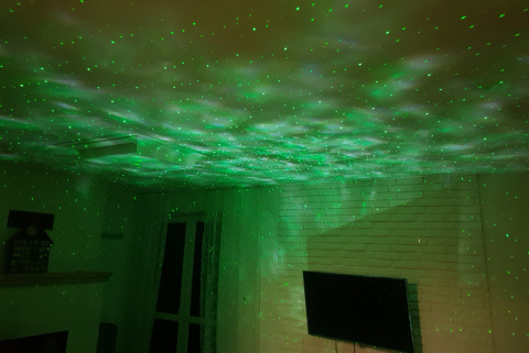 PROJEKTOR LED RGB BLUETOOTH Z WBUDOWANYM GŁOŚNIKIEM I SENSOREM DŹWIĘKU STEROWANY PILOTEM