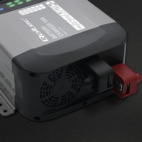 Qoltec Inteligentna ładowarka Monolith do akumulatorów LiFePO4 AGM GEL SLA | 10A | 12V