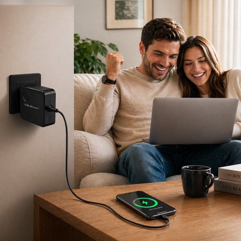 Qoltec Ładowarka sieciowa GaN Super Fast 65W | USB-C PD PPS | 5-21V | 3-3.25A | Laptop | MacBook | Smartfon | kabel 1.8m