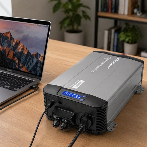 Qoltec Przetwornica napięcia Pure Sine Wave z UPS | 12V na 230V | 3000/6000W | LCD | USB | USB-C | Kompatybilna z LiFePO4 GEL AG