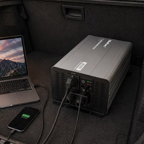 Qoltec Przetwornica napięcia Pure Sine Wave z UPS | 12V na 230V | 4000/8000W | USB | Kompatybilna z LiFePO4 GEL AGM