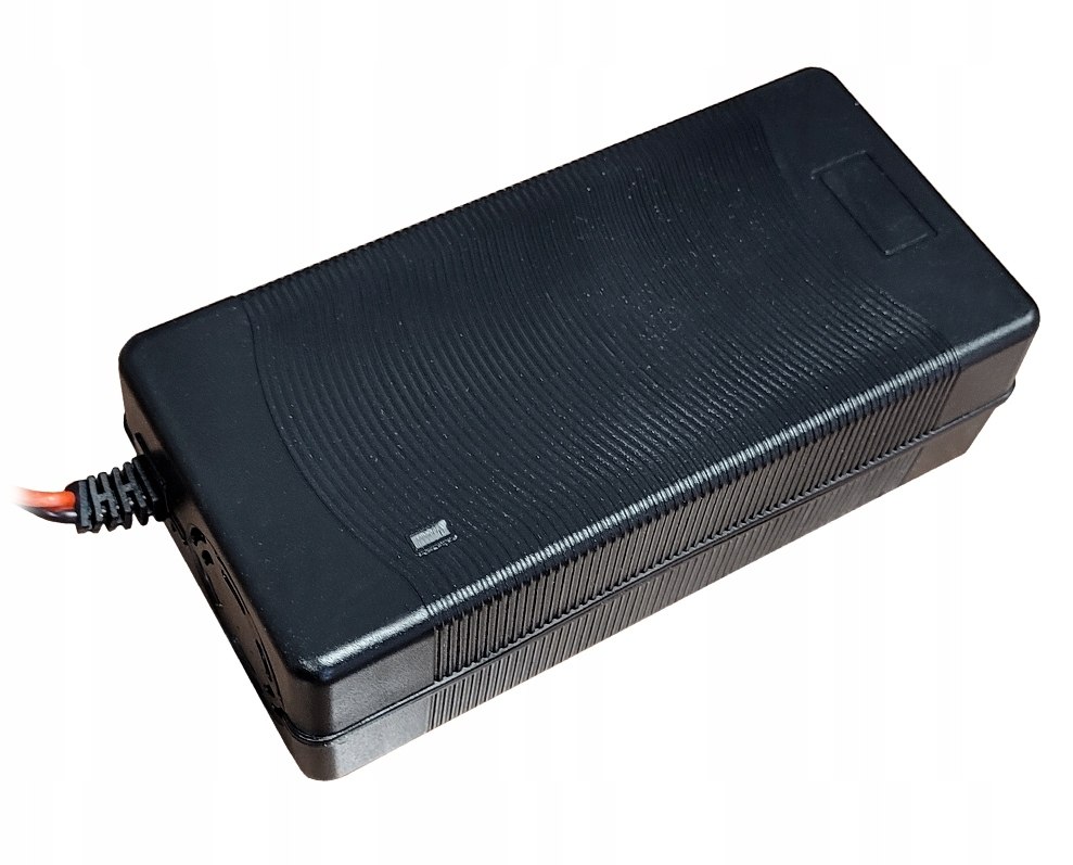 ŁADOWARKA DO AKUMULATORÓW VOLT LiFePO4 14.6V 10A Marka Volt